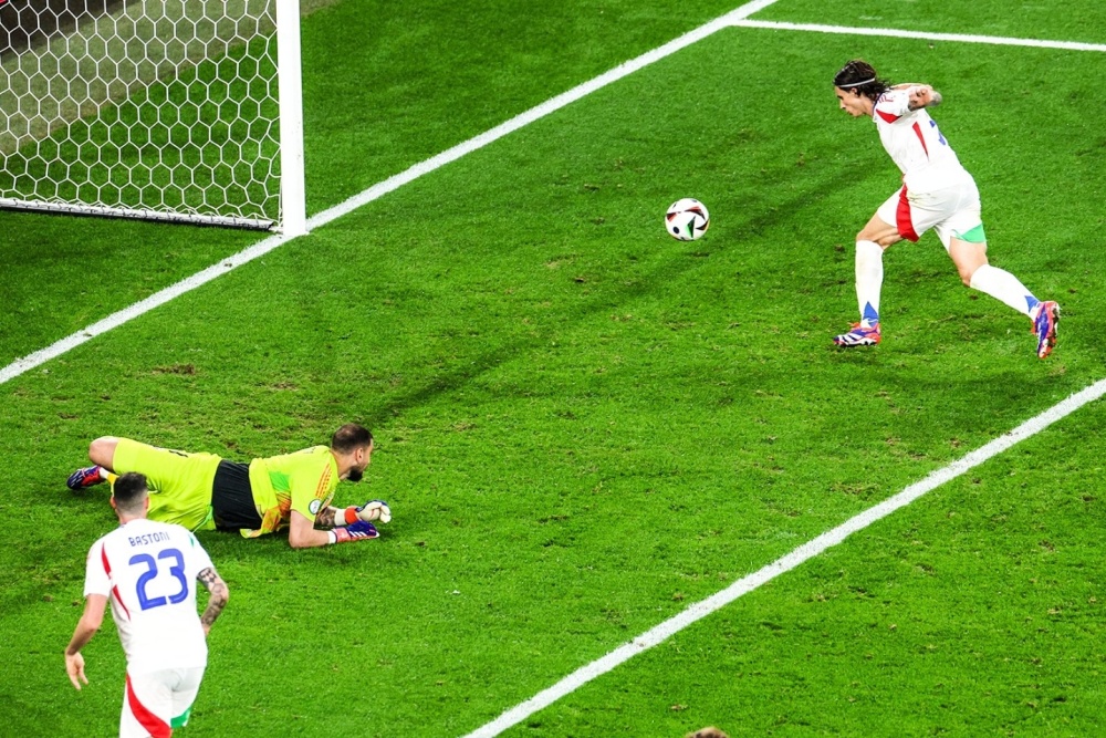 包含意大利球员荣获欧洲最佳射手奖,刷新俱乐部历史纪录的词条 包含意大利球员荣获欧洲最佳射手奖,刷新俱乐部历史纪录的词条