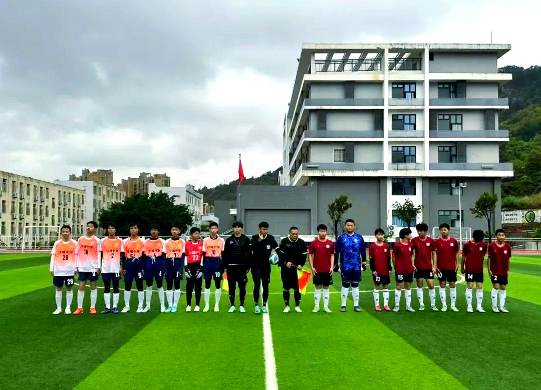 足球队伍实力强大，队员默契配合取胜(足球队伍实力强大,队员默契配合取胜的例子)